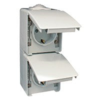 Doble base de enchufe schuko vertical con protección infantil Efapel serie Estanca 48 IP65