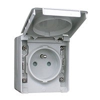 Base de enchufe francesa con protección infantil Efapel serie Estanca 48 IP65