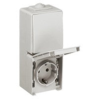 Conmutador con base de enchufe schuko vertical con protección infantil Efapel serie Estanca 48 IP65