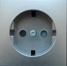 Tapa con protección para base schuko Logus 90 aluminio Efapel – ref. 90632TAL