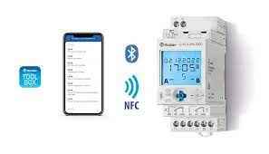 Interruptor horario astronómico anual Finder 12.B2, 2 contactos 16 A, Bluetooth y NFC